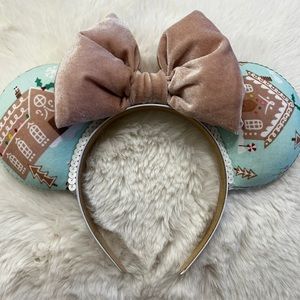 Gingerbread mouse ears